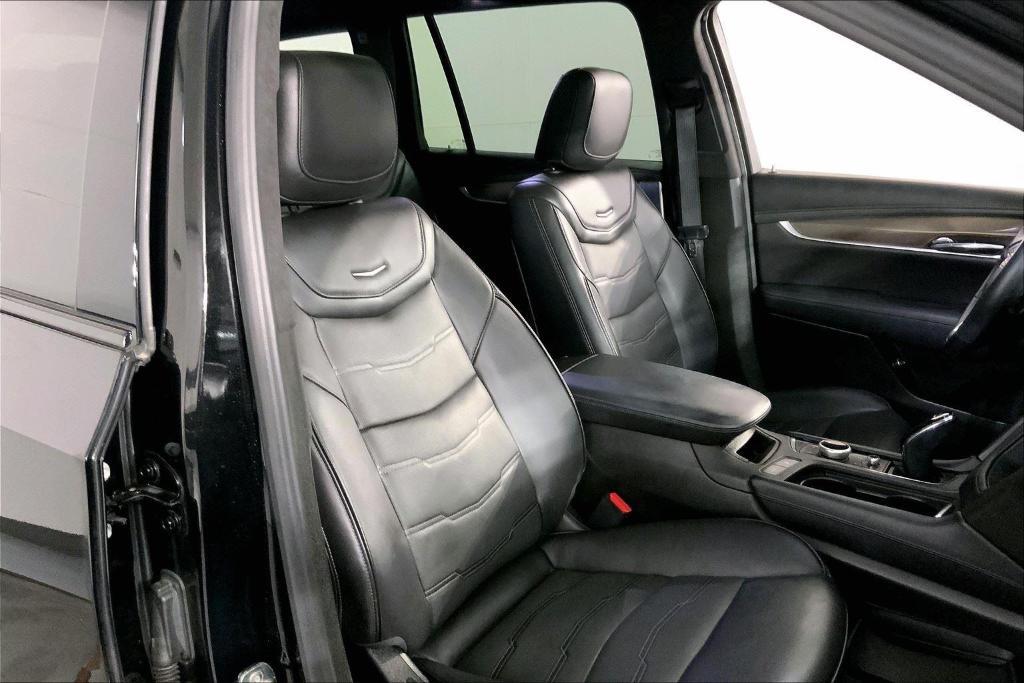 used 2024 Cadillac XT6 car, priced at $40,000