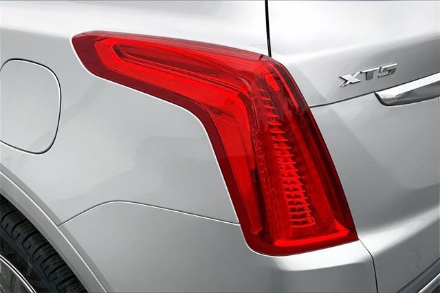 used 2017 Cadillac XT5 car, priced at $15,500