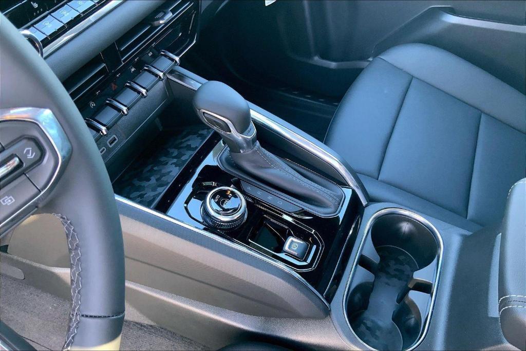 new 2025 GMC Canyon car, priced at $41,985