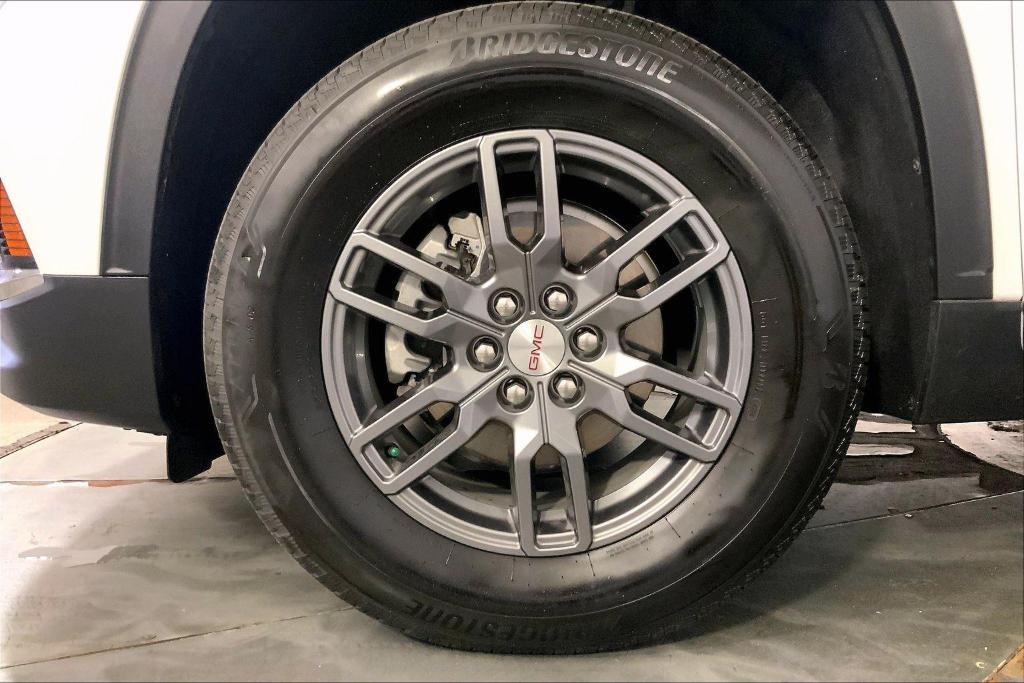 used 2025 GMC Acadia car, priced at $30,500