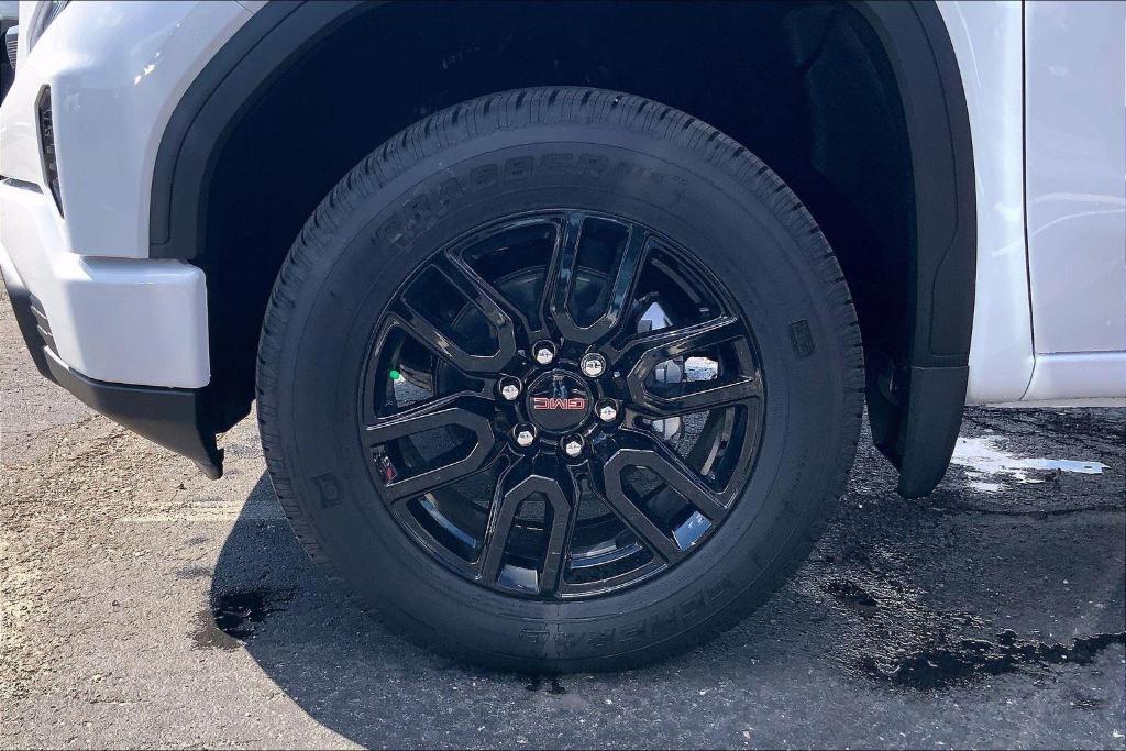 new 2026 GMC Sierra 1500 car, priced at $41,395