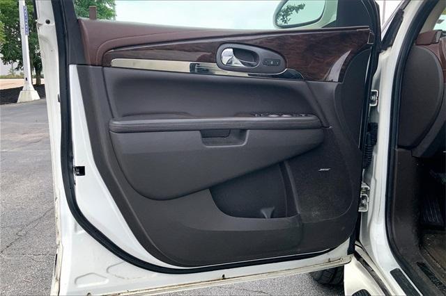 used 2014 Buick Enclave car, priced at $9,000