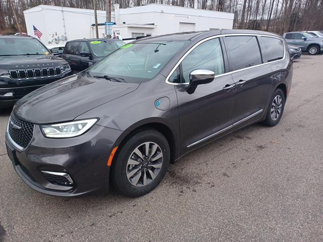 used 2023 Chrysler Pacifica Hybrid car, priced at $30,707