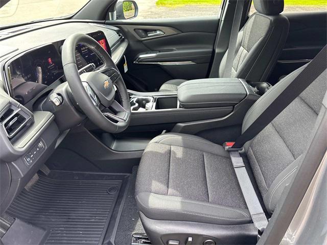 new 2025 Chevrolet Traverse car