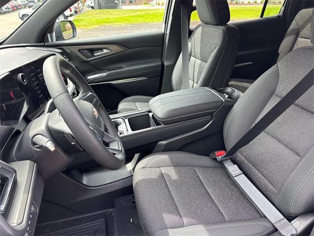 new 2025 Chevrolet Traverse car