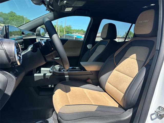 new 2025 Chevrolet Equinox car