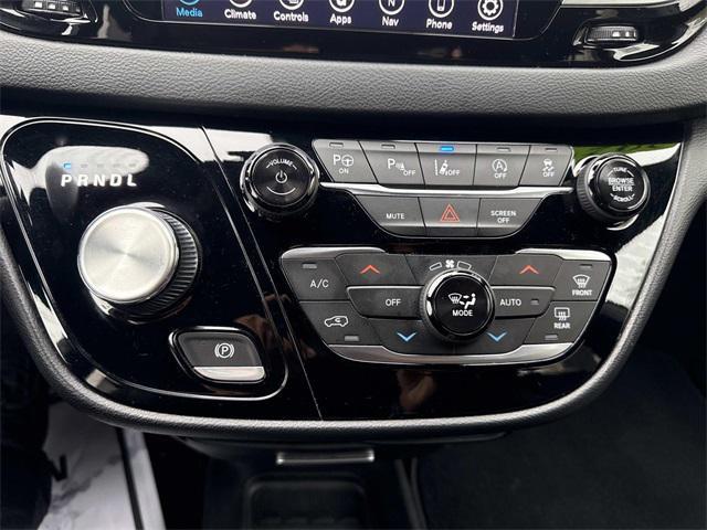 used 2020 Chrysler Pacifica car, priced at $24,193