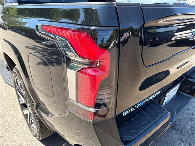 new 2025 Chevrolet Silverado EV car