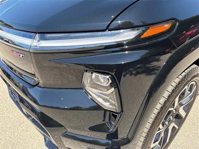 new 2025 Chevrolet Silverado EV car