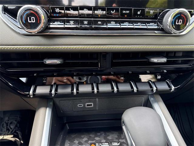 new 2025 Chevrolet Colorado car