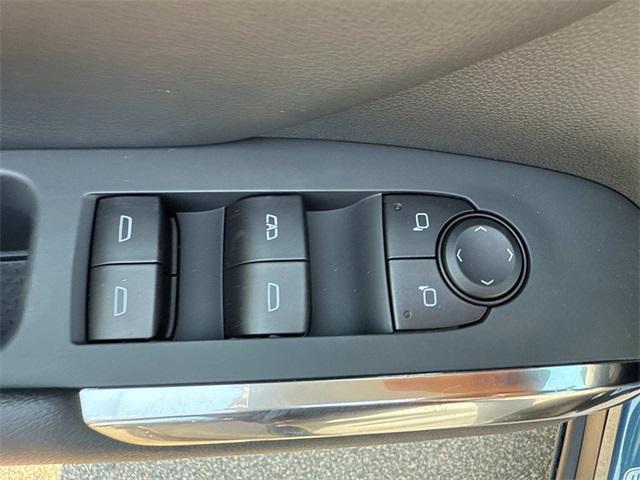 new 2025 Chevrolet Traverse car