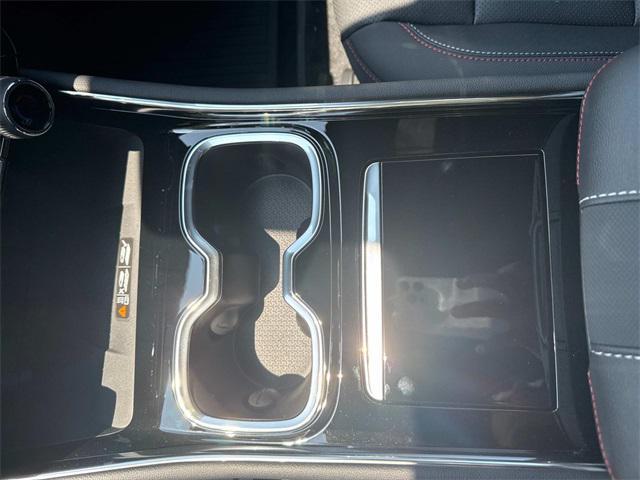 new 2025 Chevrolet Traverse car
