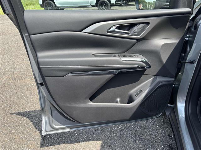 new 2025 Chevrolet Traverse car