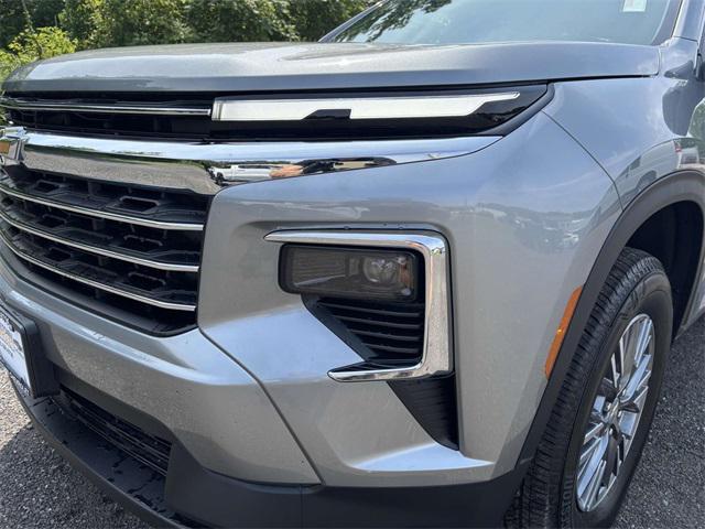 new 2025 Chevrolet Traverse car