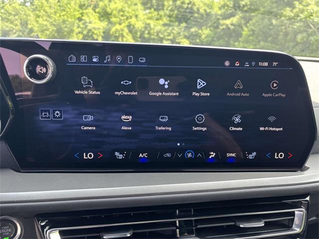 new 2025 Chevrolet Traverse car