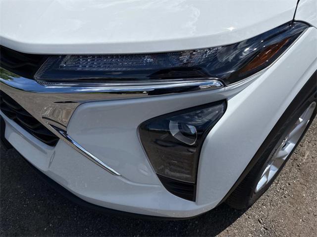 new 2025 Chevrolet Trax car