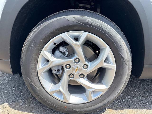 new 2025 Chevrolet Trax car