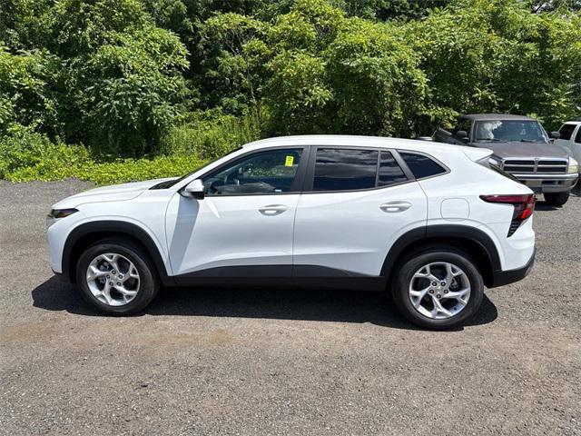new 2025 Chevrolet Trax car