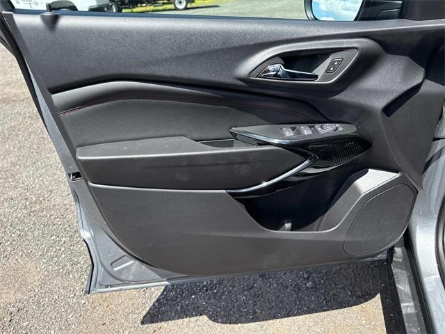 new 2025 Chevrolet Trax car