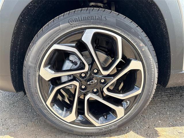 new 2025 Chevrolet Trax car
