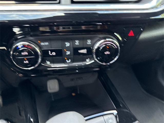 new 2025 Chevrolet Trax car