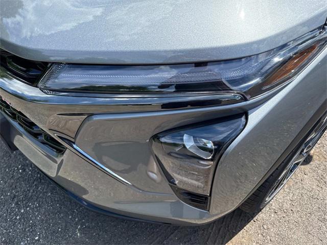 new 2025 Chevrolet Trax car