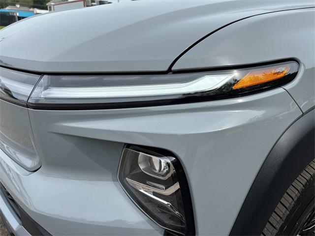 new 2025 Chevrolet Silverado EV car