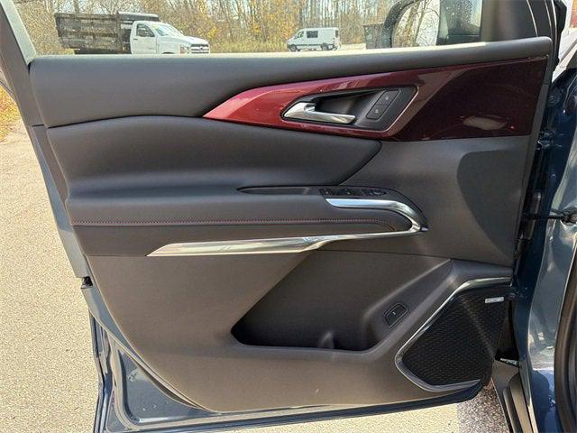 new 2026 Chevrolet Traverse car, priced at $58,450