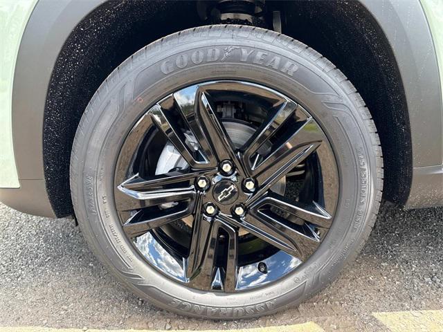 new 2025 Chevrolet Trax car