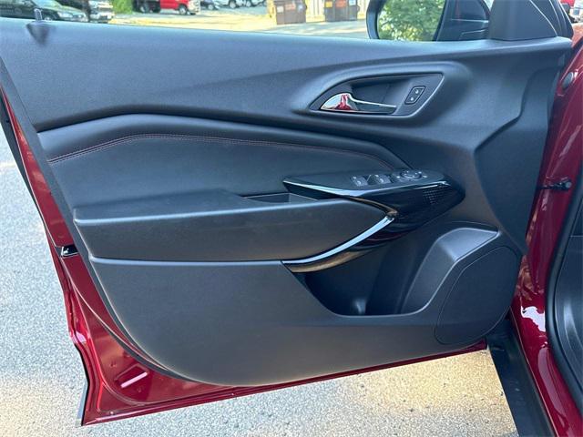 new 2025 Chevrolet Trax car