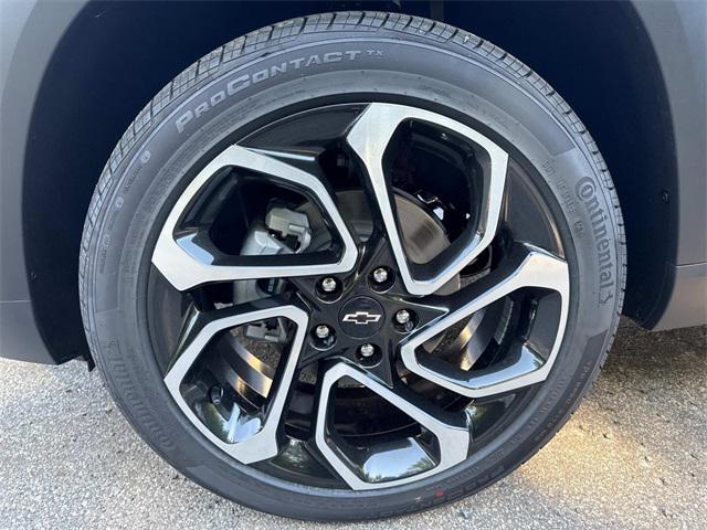 new 2025 Chevrolet Trax car