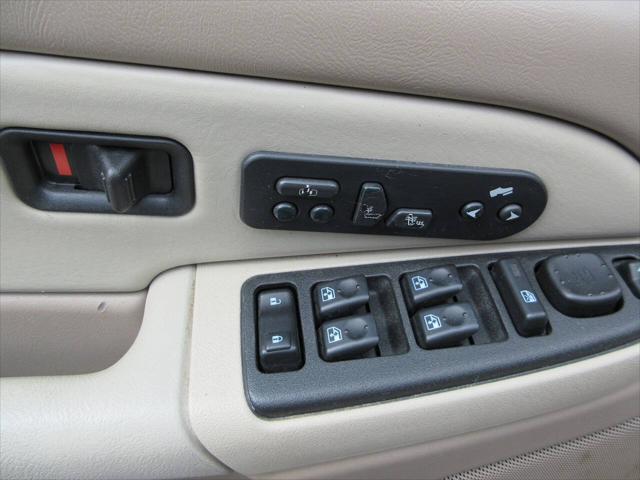 used 2003 Chevrolet Suburban car, priced at $10,490