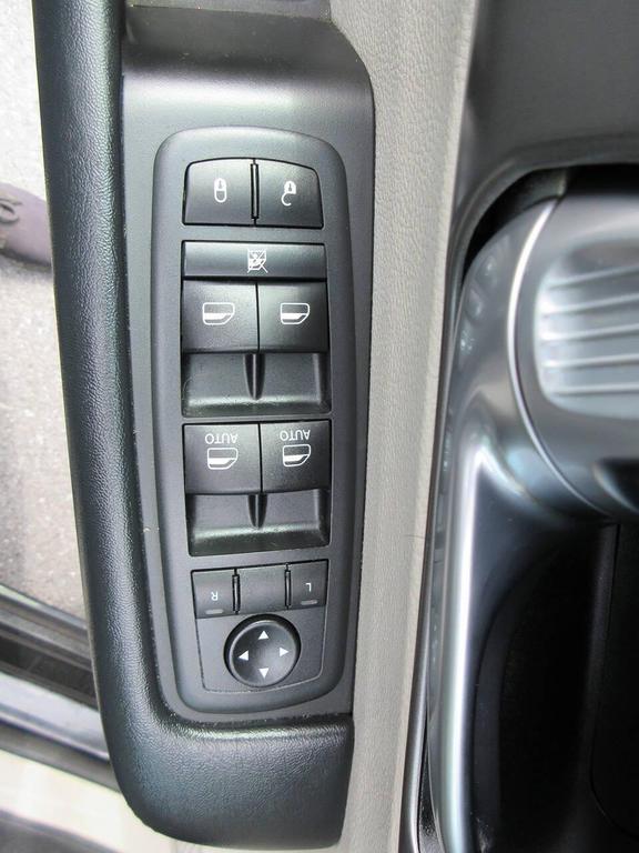 used 2020 Chrysler Pacifica car, priced at $16,850