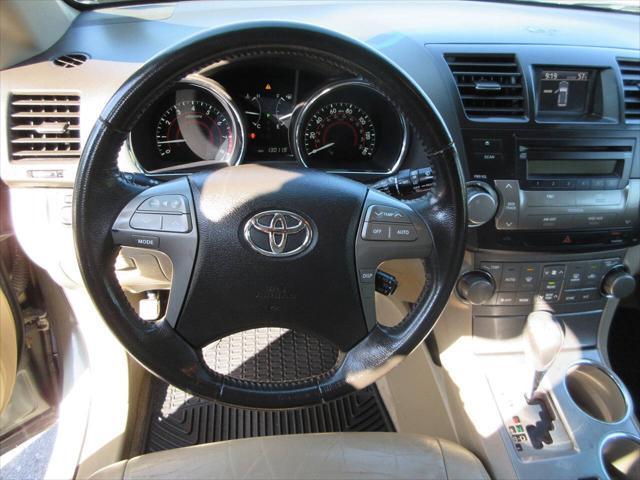 used 2008 Toyota Highlander car, priced at $8,990