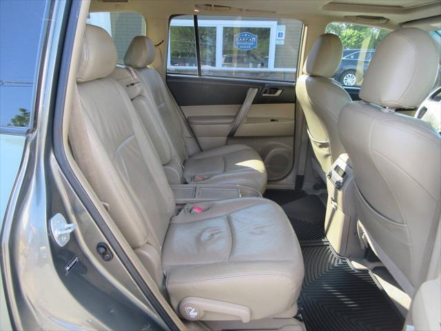 used 2008 Toyota Highlander car, priced at $8,990