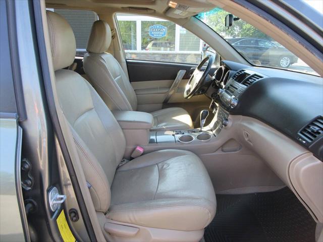 used 2008 Toyota Highlander car, priced at $8,990