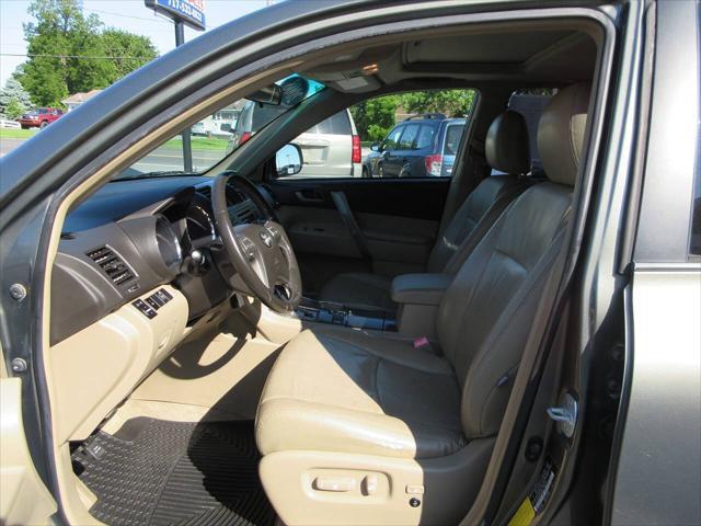 used 2008 Toyota Highlander car, priced at $8,990