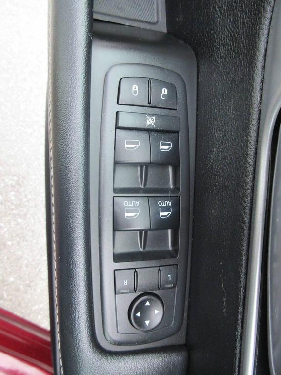 used 2018 Chrysler Pacifica car, priced at $13,850