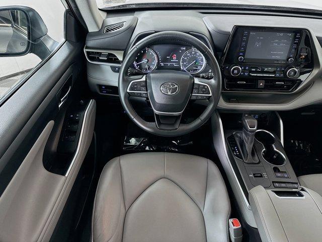 used 2022 Toyota Highlander car, priced at $31,991