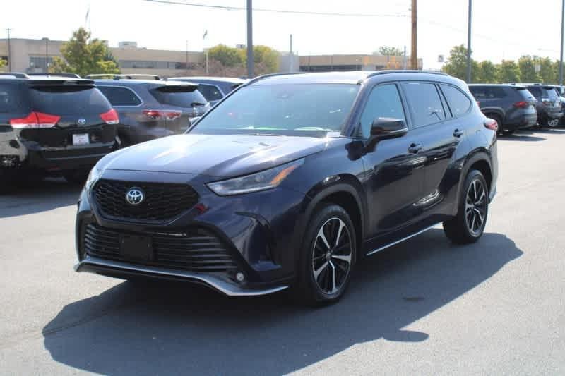 used 2021 Toyota Highlander car, priced at $33,490