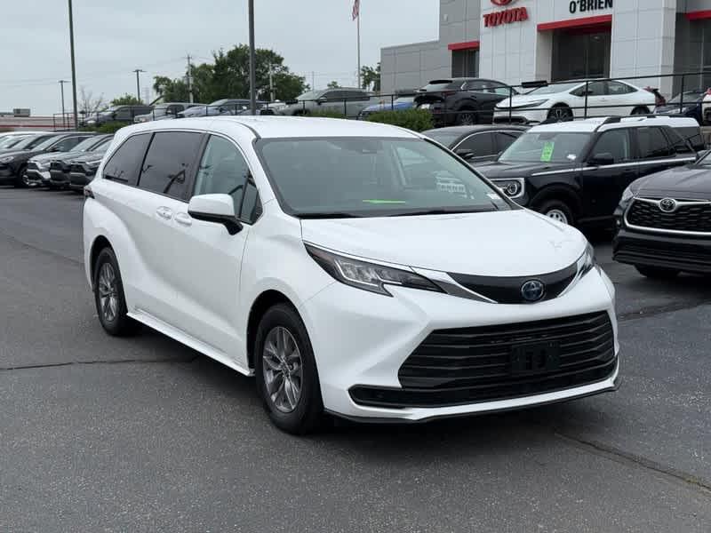 used 2023 Toyota Sienna car, priced at $32,960
