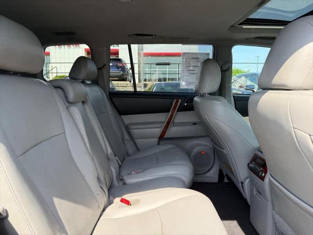 used 2013 Toyota Highlander car, priced at $16,590