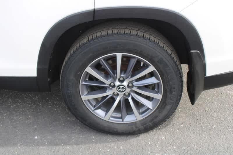 used 2019 Toyota Highlander car, priced at $29,960