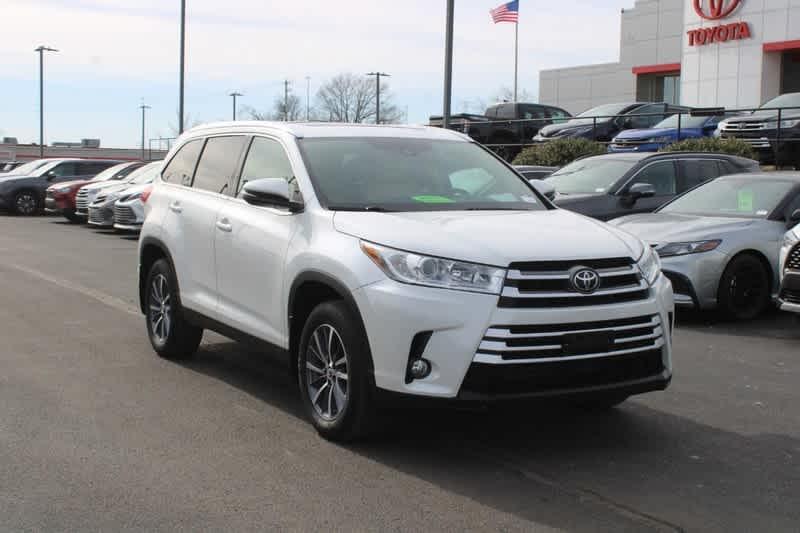 used 2019 Toyota Highlander car, priced at $29,960