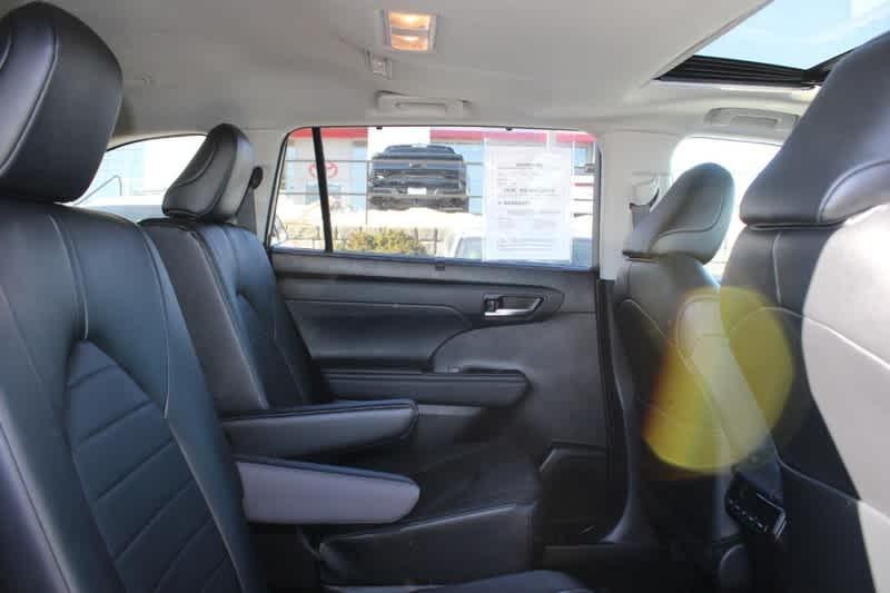 used 2024 Toyota Highlander car, priced at $43,460