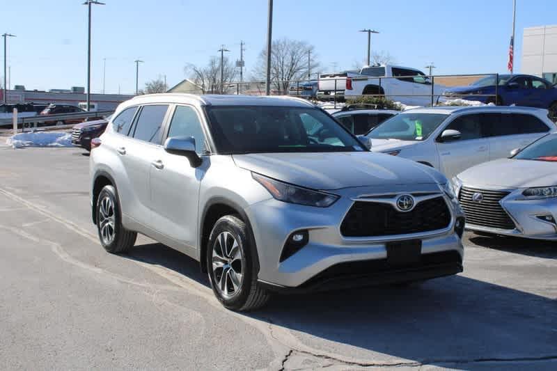 used 2024 Toyota Highlander car, priced at $43,460