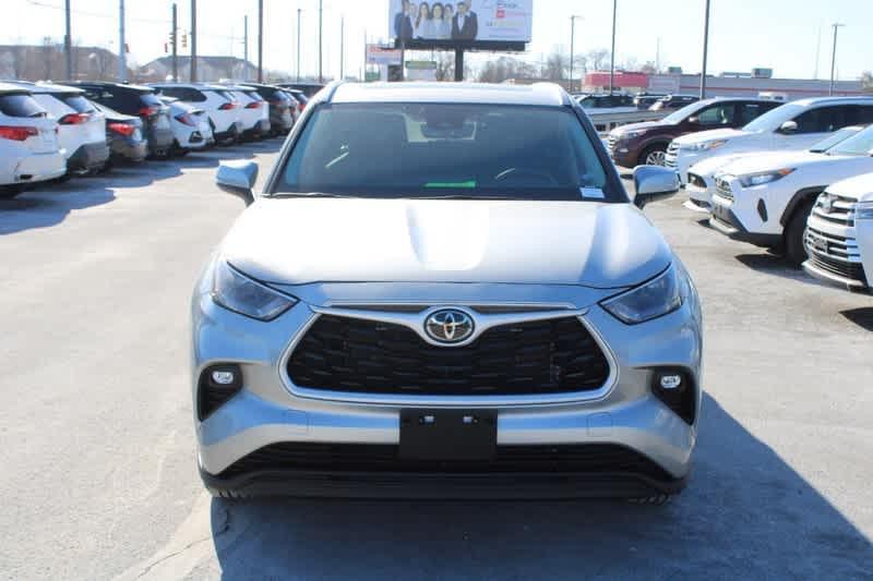 used 2024 Toyota Highlander car, priced at $43,460