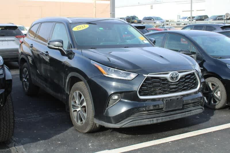 used 2021 Toyota Highlander car, priced at $32,960