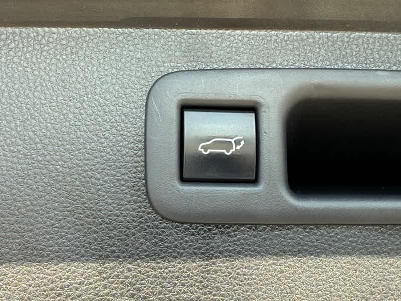 used 2022 Toyota Highlander car, priced at $37,960