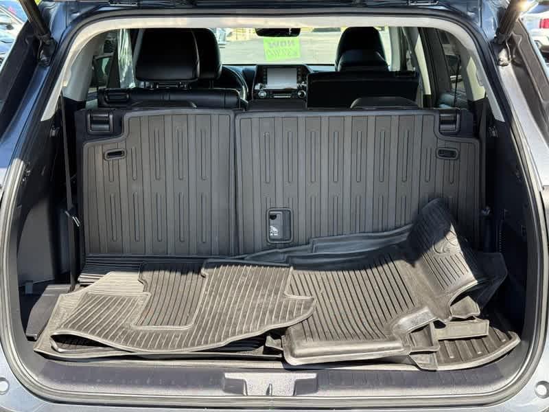 used 2022 Toyota Highlander car, priced at $37,960